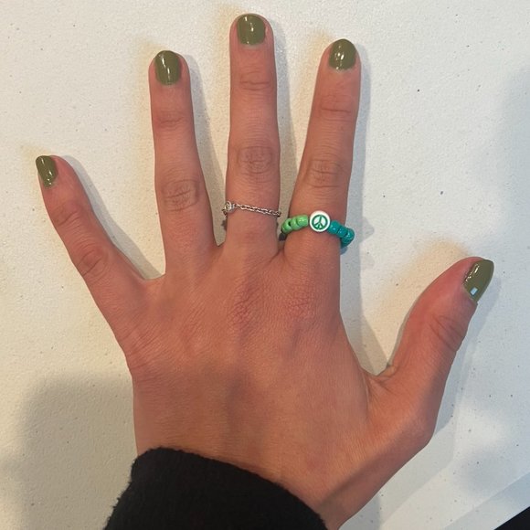 "PEACE SIGN" BEADED RING, ONE SIZE, LIME GREEN/DARK GREEN - Picture 2 of 2